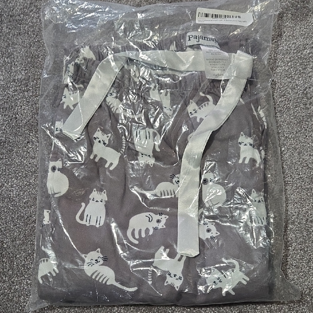 Women’s Gray Cat Print Pajama Pants
